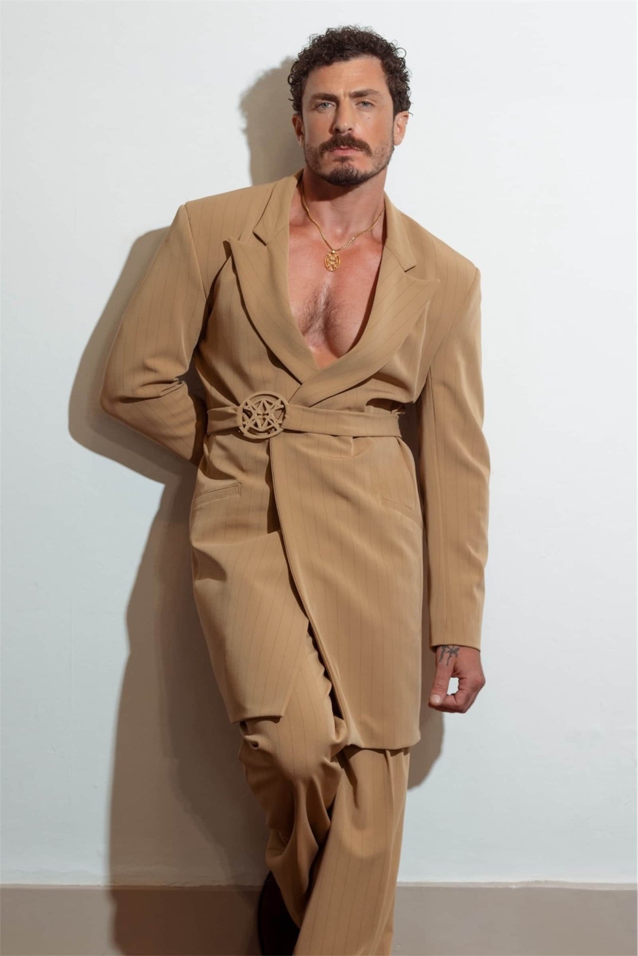 11:11 SUIT PIN STRIPE TOFFEE