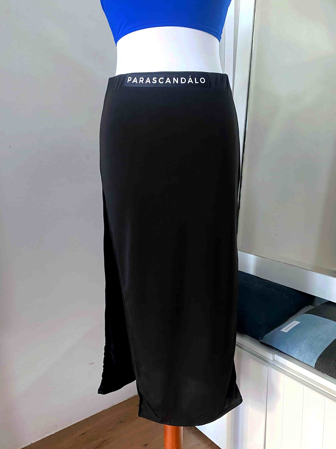 CLASSIC LOGO SLIT SKIRT BLACK